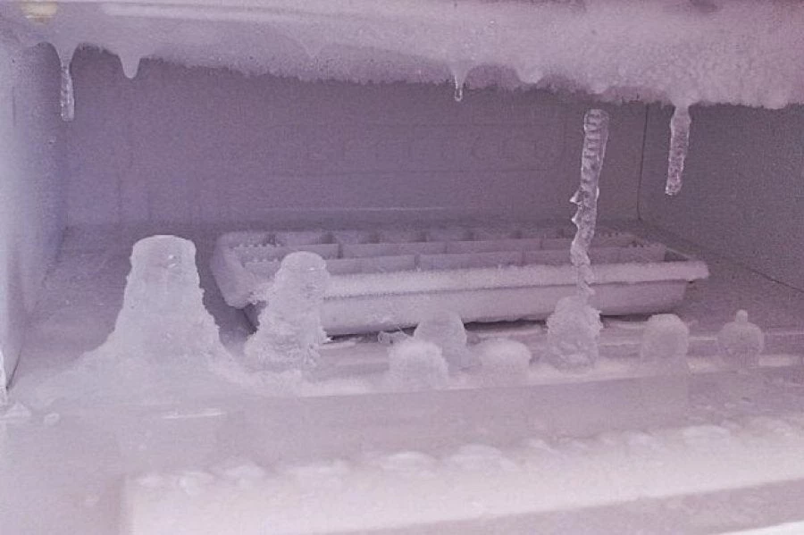 Πως να κάνετε απόψυξη στο ψυγείο σας σε χρόνο μηδέν